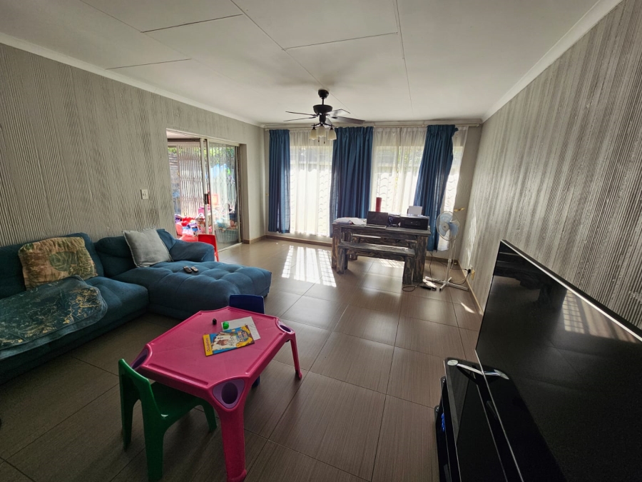 2 Bedroom Property for Sale in South Crest Gauteng