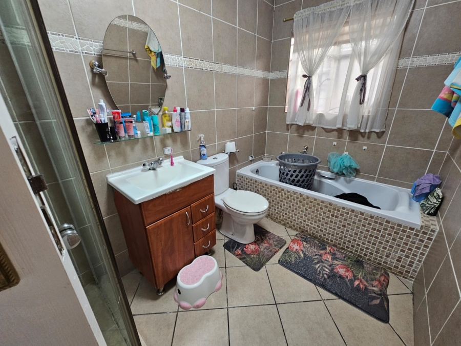 2 Bedroom Property for Sale in South Crest Gauteng