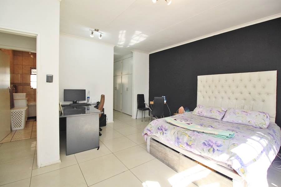 2 Bedroom Property for Sale in Illiondale Gauteng
