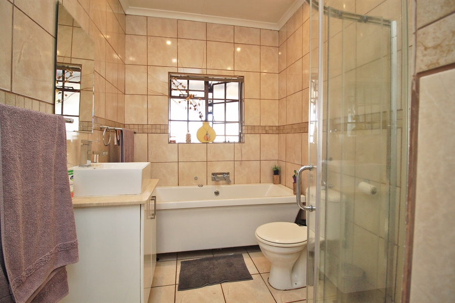 2 Bedroom Property for Sale in Illiondale Gauteng