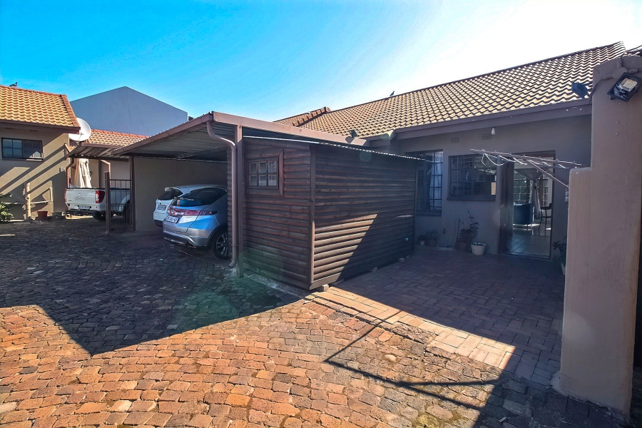 2 Bedroom Property for Sale in Illiondale Gauteng