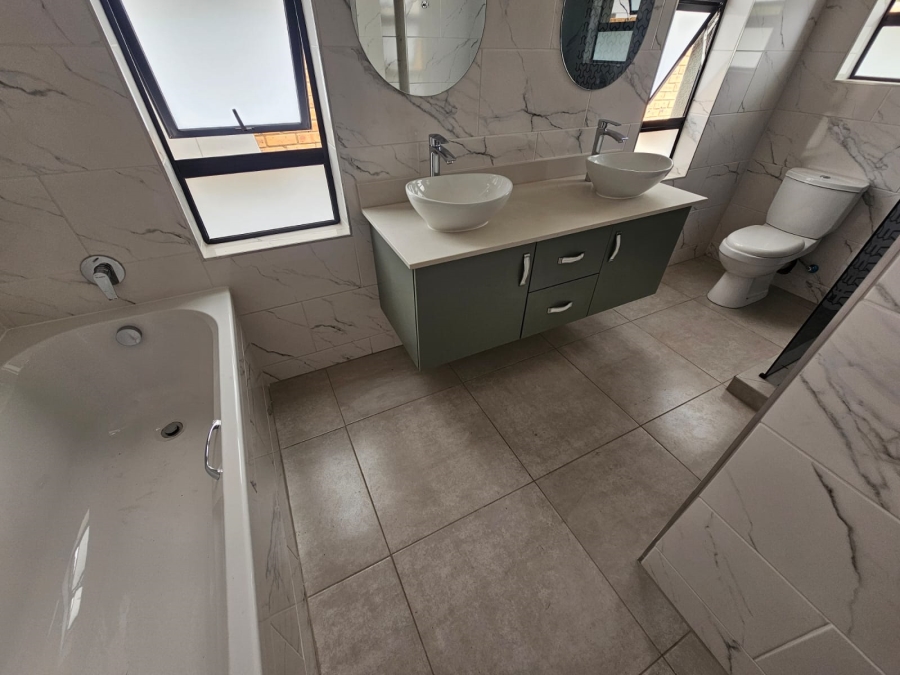 4 Bedroom Property for Sale in Brackenhurst Gauteng