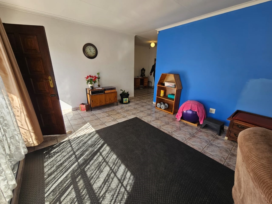 4 Bedroom Property for Sale in Brackendowns Gauteng