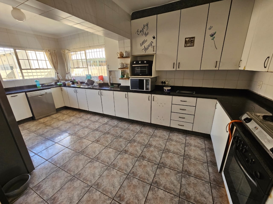 4 Bedroom Property for Sale in Brackendowns Gauteng