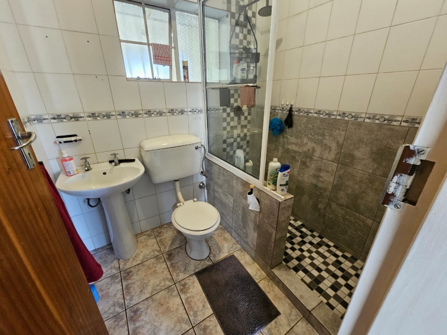 4 Bedroom Property for Sale in Brackendowns Gauteng