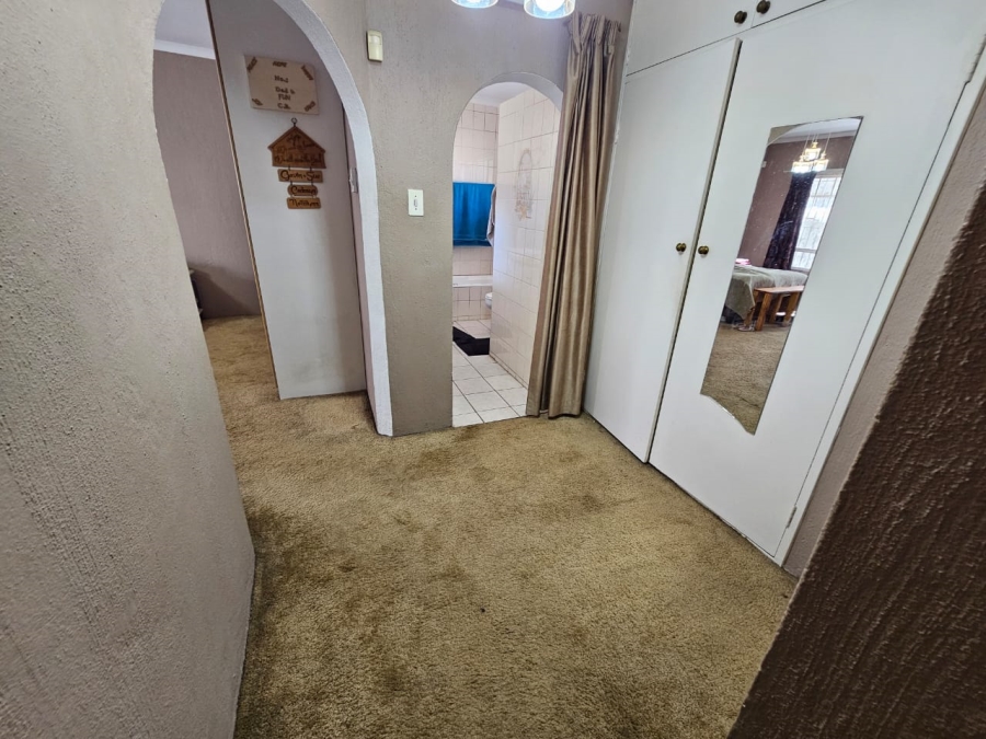 4 Bedroom Property for Sale in Brackendowns Gauteng