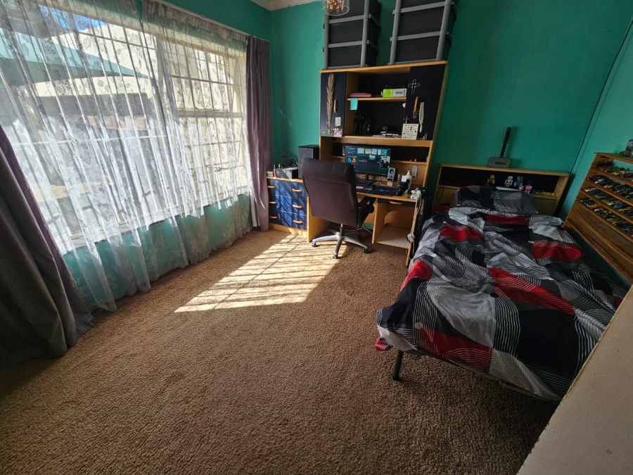 4 Bedroom Property for Sale in Brackendowns Gauteng