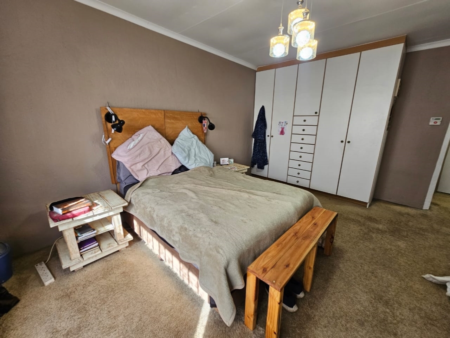 4 Bedroom Property for Sale in Brackendowns Gauteng