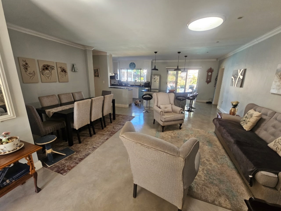 3 Bedroom Property for Sale in Brackendowns Gauteng