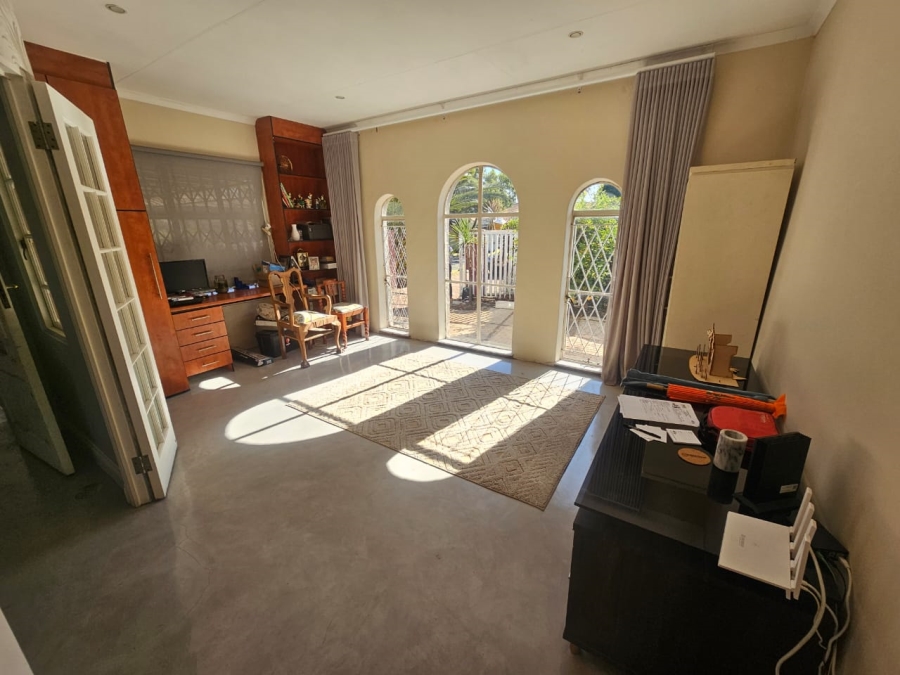 3 Bedroom Property for Sale in Brackendowns Gauteng
