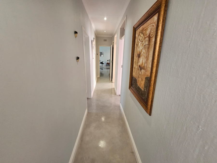 3 Bedroom Property for Sale in Brackendowns Gauteng