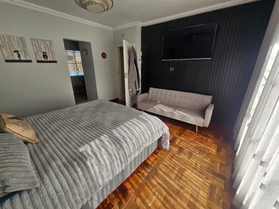 3 Bedroom Property for Sale in Brackendowns Gauteng