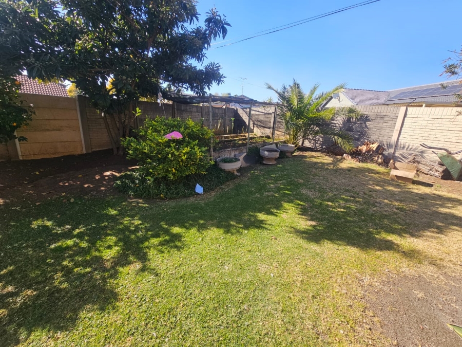 3 Bedroom Property for Sale in Brackendowns Gauteng