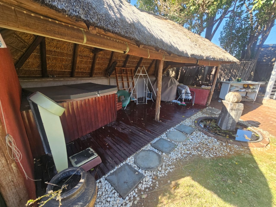 3 Bedroom Property for Sale in Brackendowns Gauteng