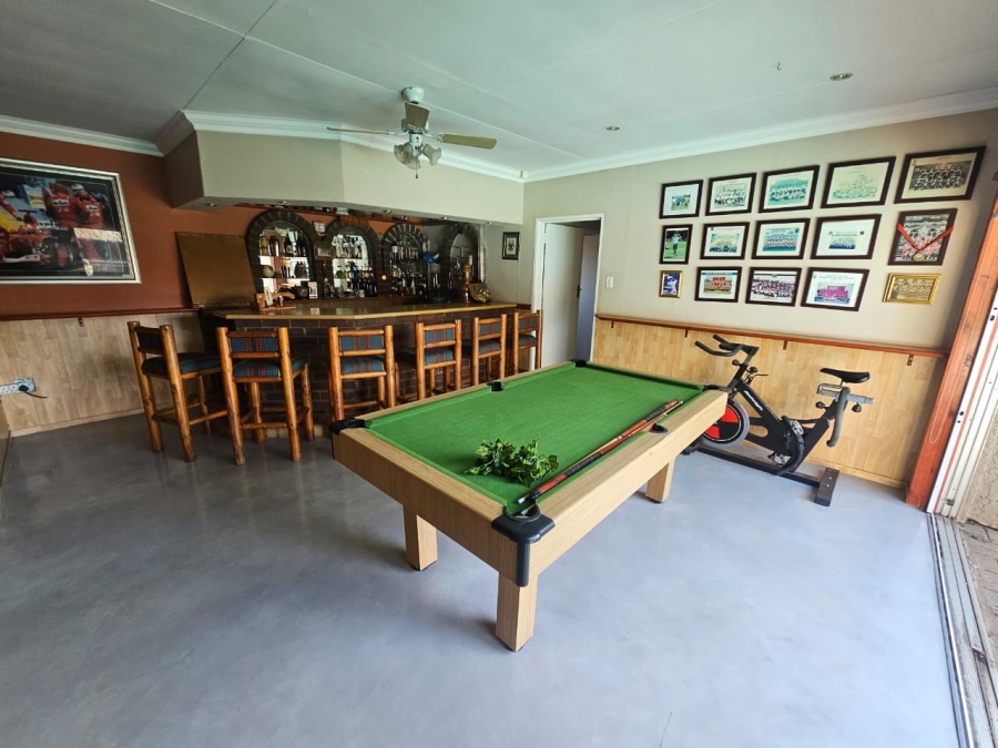 3 Bedroom Property for Sale in Brackendowns Gauteng