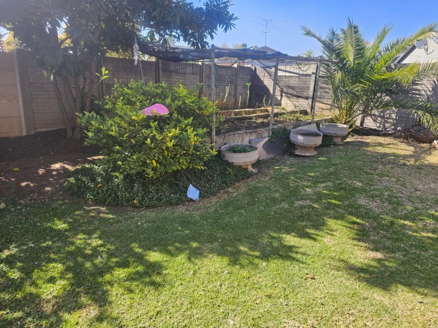 3 Bedroom Property for Sale in Brackendowns Gauteng