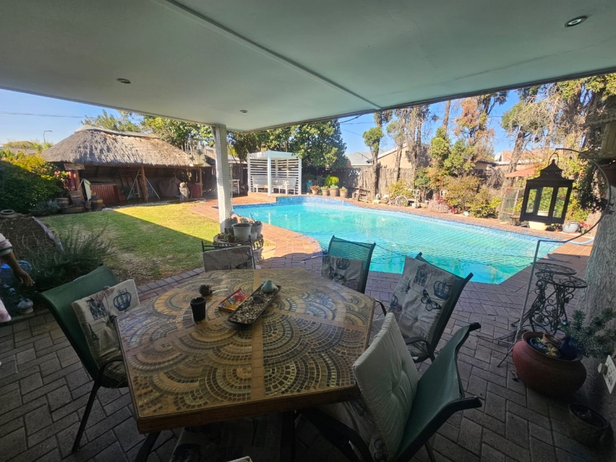 3 Bedroom Property for Sale in Brackendowns Gauteng