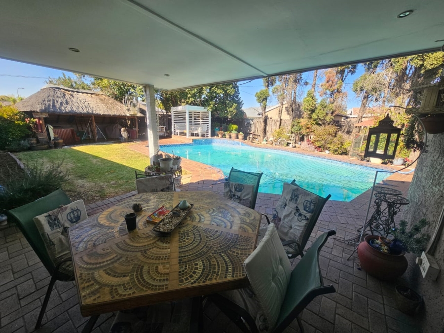 3 Bedroom Property for Sale in Brackendowns Gauteng
