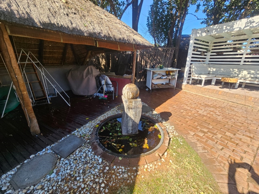 3 Bedroom Property for Sale in Brackendowns Gauteng
