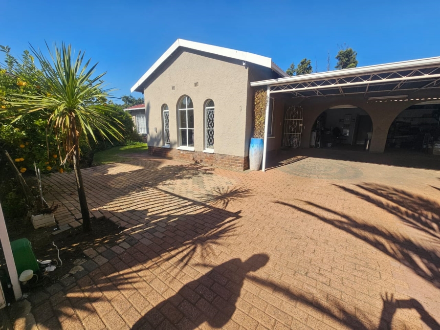 3 Bedroom Property for Sale in Brackendowns Gauteng