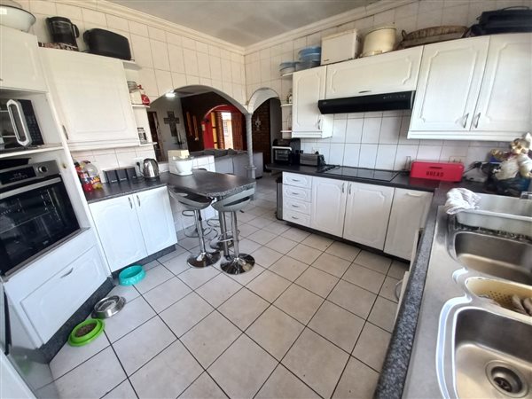 4 Bedroom Property for Sale in Verwoerdpark Gauteng