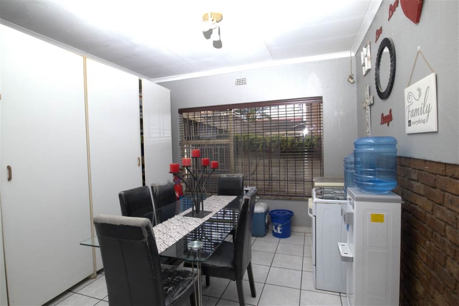 4 Bedroom Property for Sale in Verwoerdpark Gauteng
