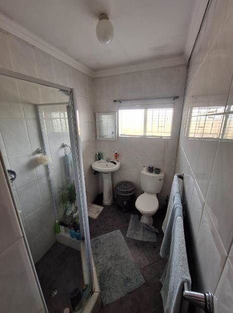 4 Bedroom Property for Sale in Verwoerdpark Gauteng