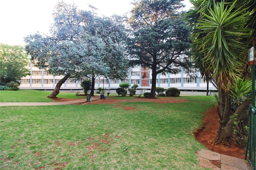 To Let 1 Bedroom Property for Rent in Bedford Gardens Gauteng