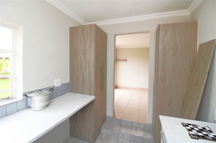 To Let 1 Bedroom Property for Rent in Cyrildene Gauteng