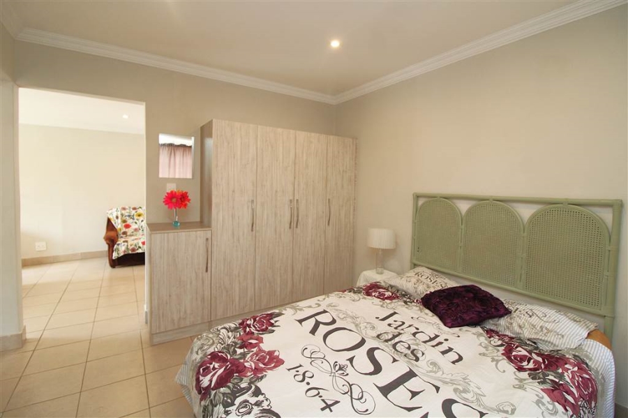 To Let 1 Bedroom Property for Rent in Cyrildene Gauteng
