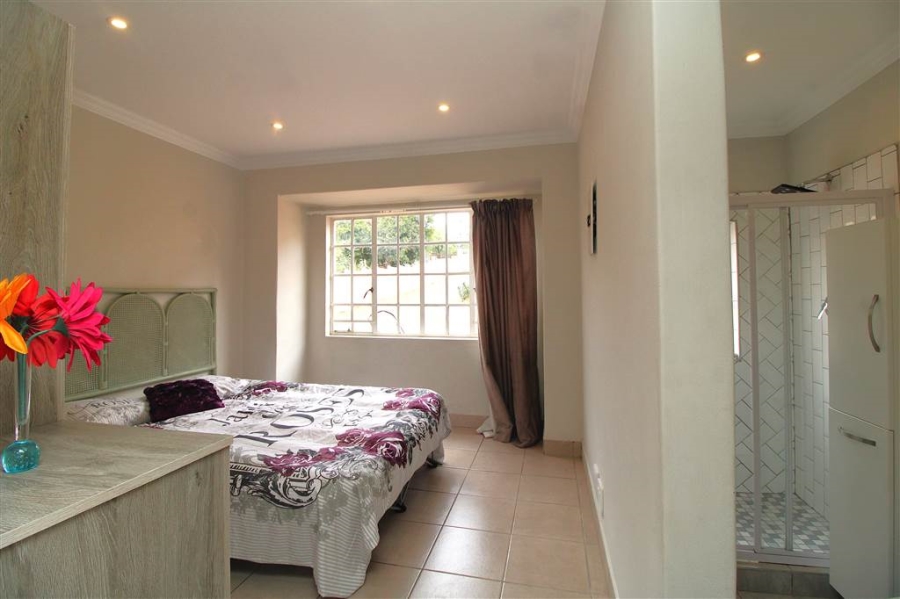 To Let 1 Bedroom Property for Rent in Cyrildene Gauteng