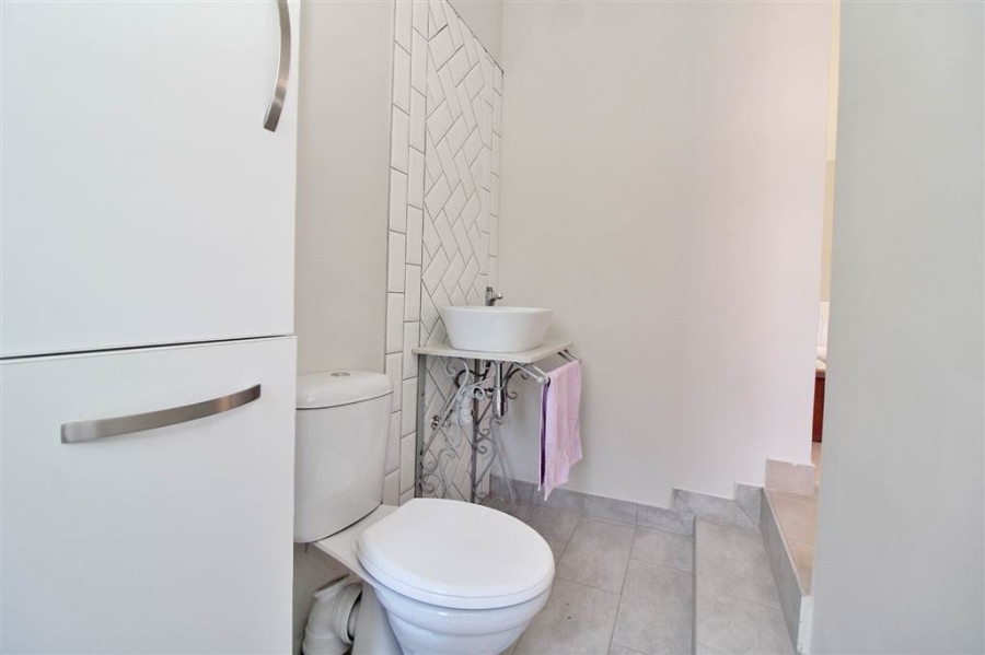 To Let 1 Bedroom Property for Rent in Cyrildene Gauteng