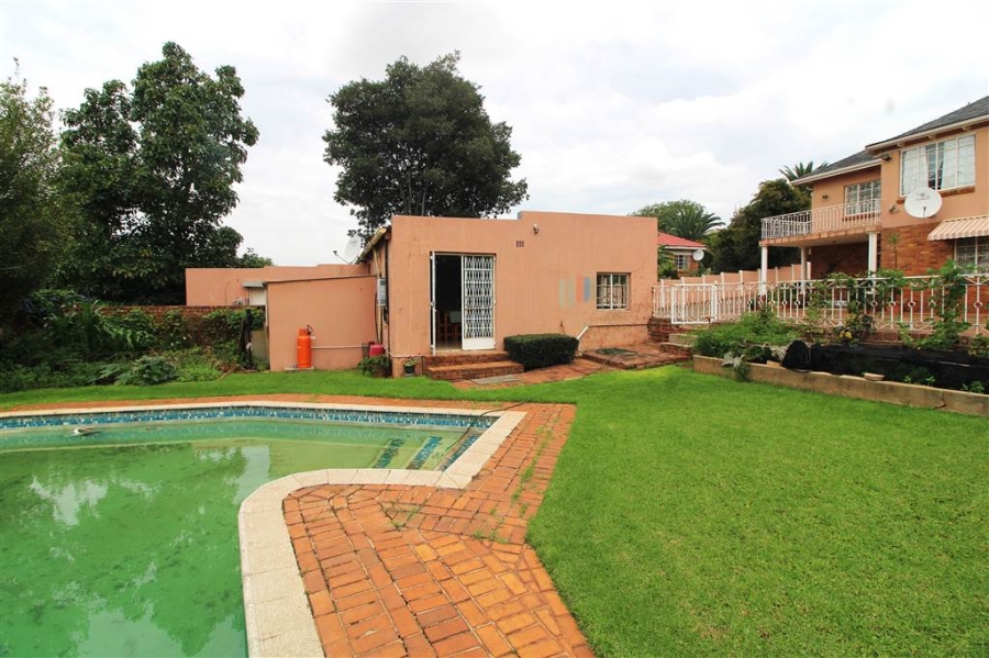 To Let 1 Bedroom Property for Rent in Cyrildene Gauteng