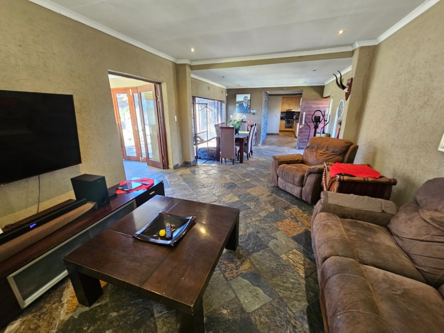 3 Bedroom Property for Sale in Brackendowns Gauteng
