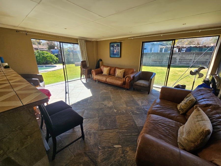 3 Bedroom Property for Sale in Brackendowns Gauteng