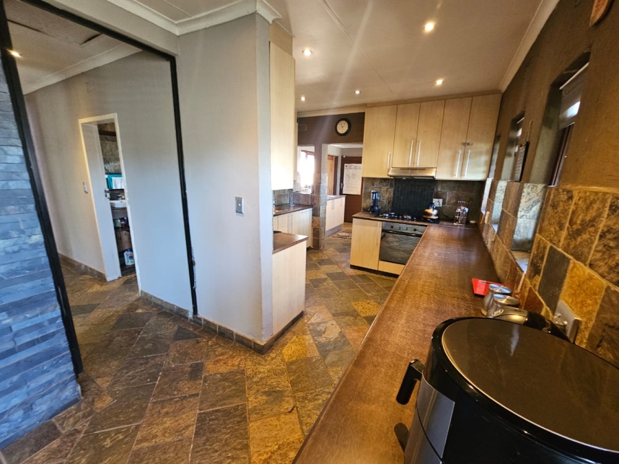 3 Bedroom Property for Sale in Brackendowns Gauteng