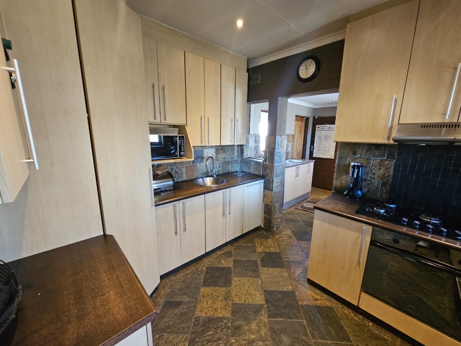 3 Bedroom Property for Sale in Brackendowns Gauteng