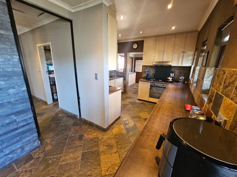 3 Bedroom Property for Sale in Brackendowns Gauteng