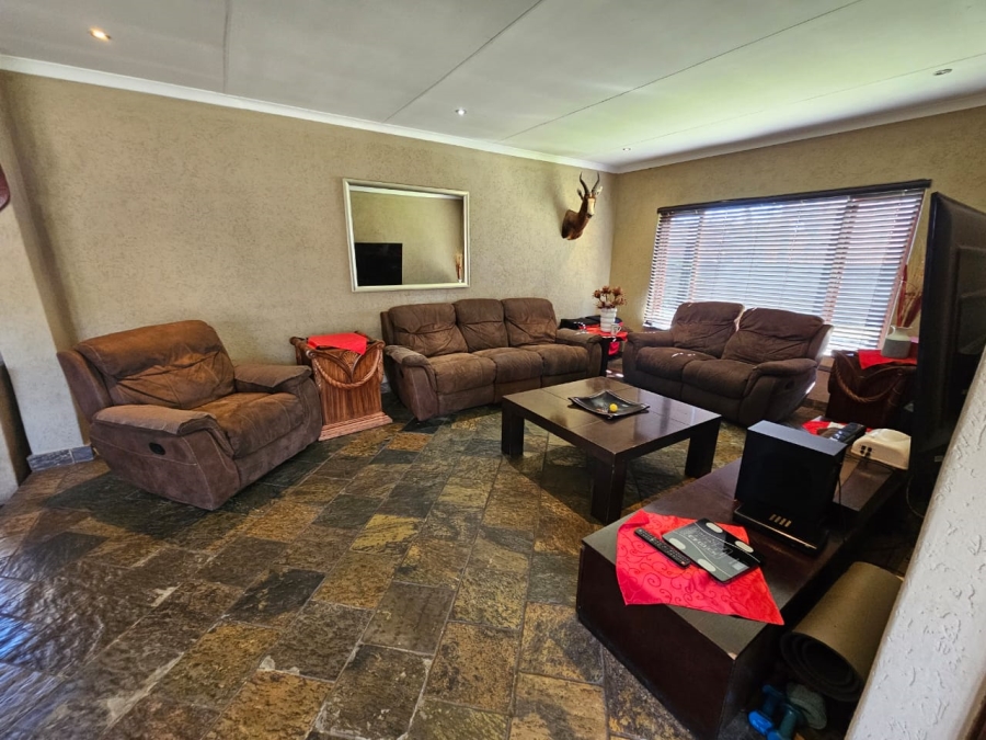 3 Bedroom Property for Sale in Brackendowns Gauteng