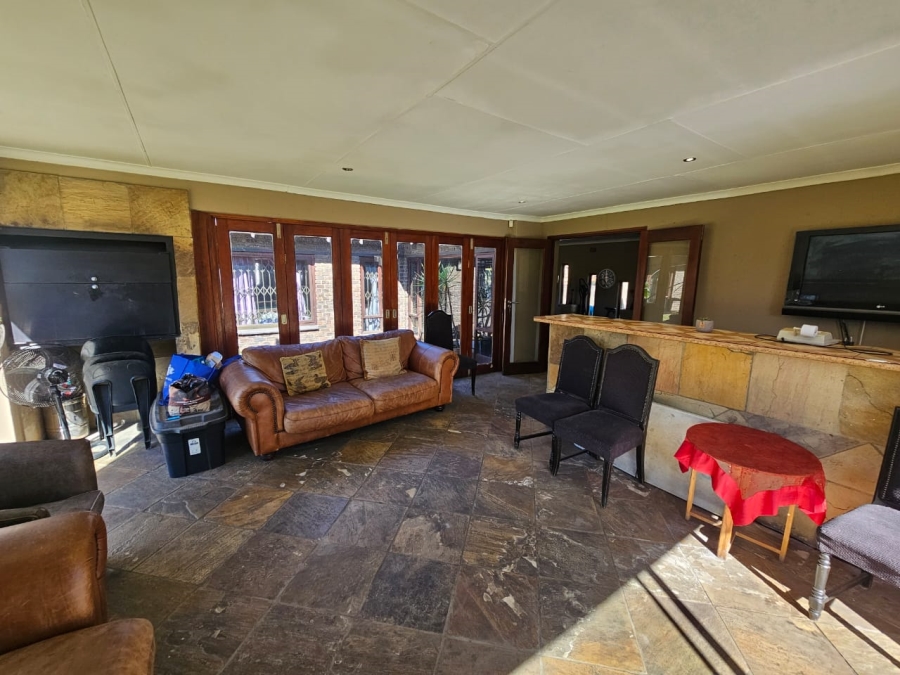 3 Bedroom Property for Sale in Brackendowns Gauteng