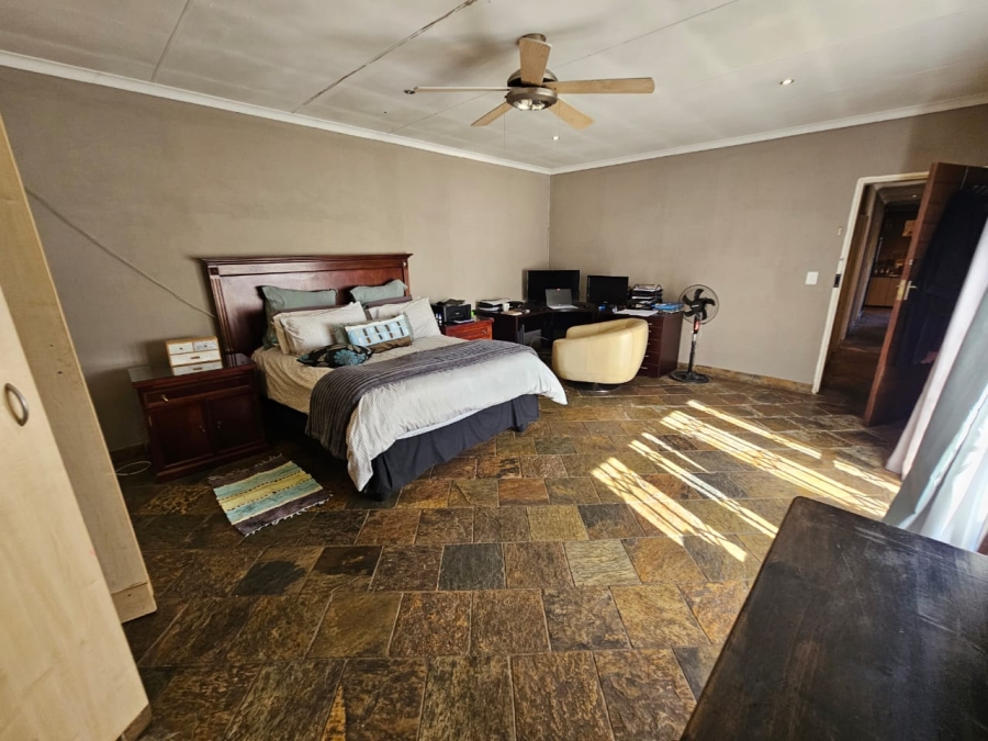 3 Bedroom Property for Sale in Brackendowns Gauteng