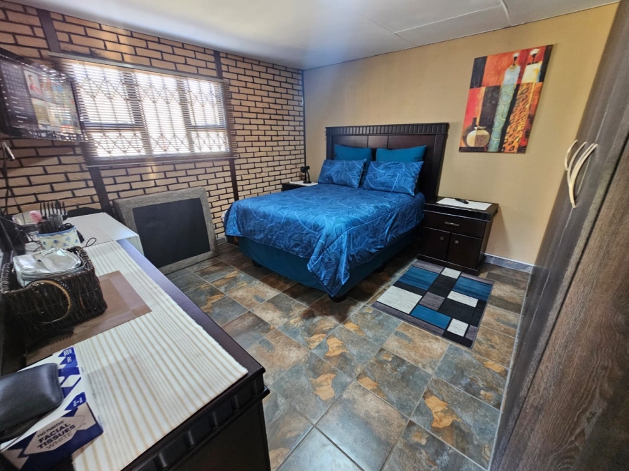 3 Bedroom Property for Sale in Brackendowns Gauteng