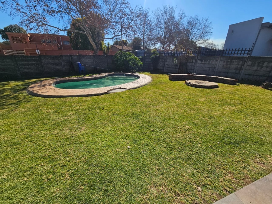 3 Bedroom Property for Sale in Brackendowns Gauteng
