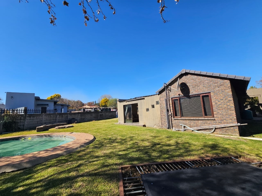 3 Bedroom Property for Sale in Brackendowns Gauteng