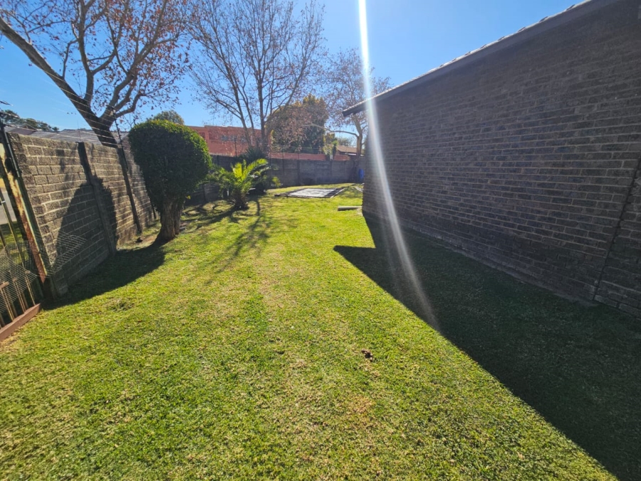 3 Bedroom Property for Sale in Brackendowns Gauteng