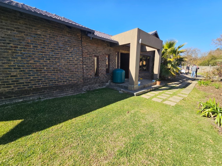 3 Bedroom Property for Sale in Brackendowns Gauteng