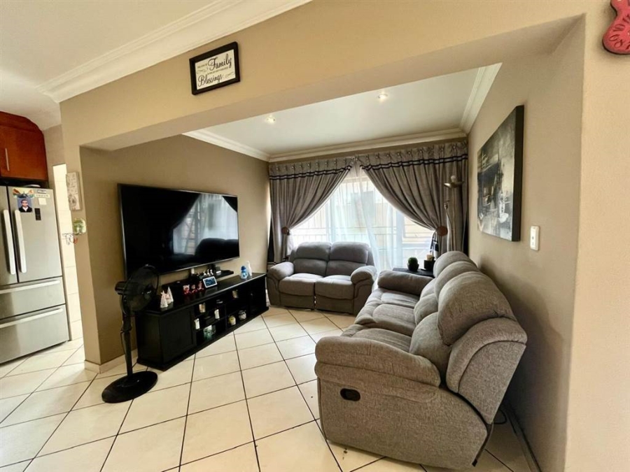 3 Bedroom Property for Sale in New Redruth Gauteng