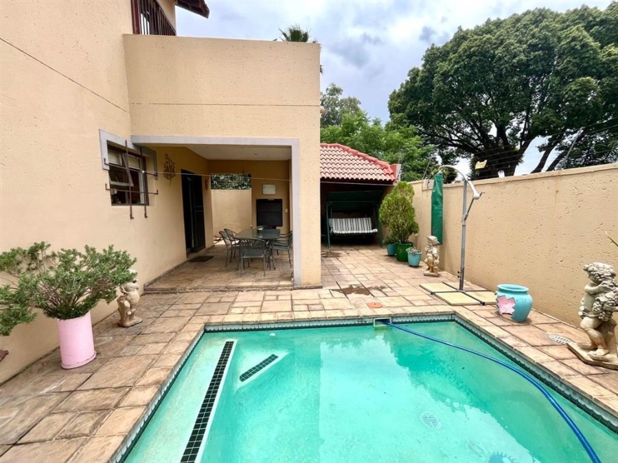 3 Bedroom Property for Sale in New Redruth Gauteng