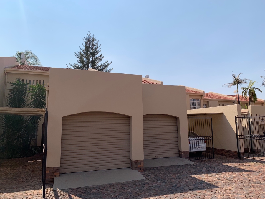 3 Bedroom Property for Sale in Garsfontein Gauteng