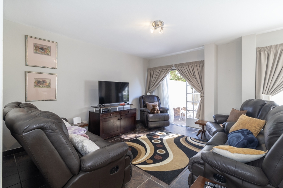 3 Bedroom Property for Sale in Garsfontein Gauteng